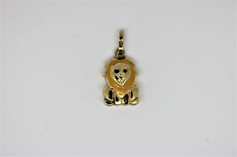 Lion gold pendant
