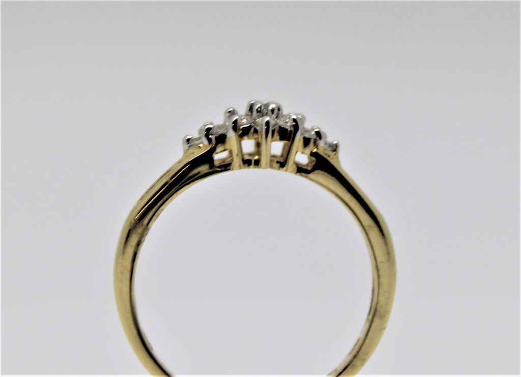 Gold engagement ring (diamonds)