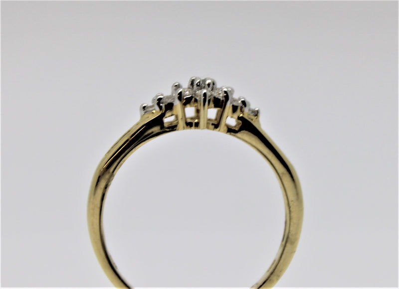 Gold engagement ring (diamonds)