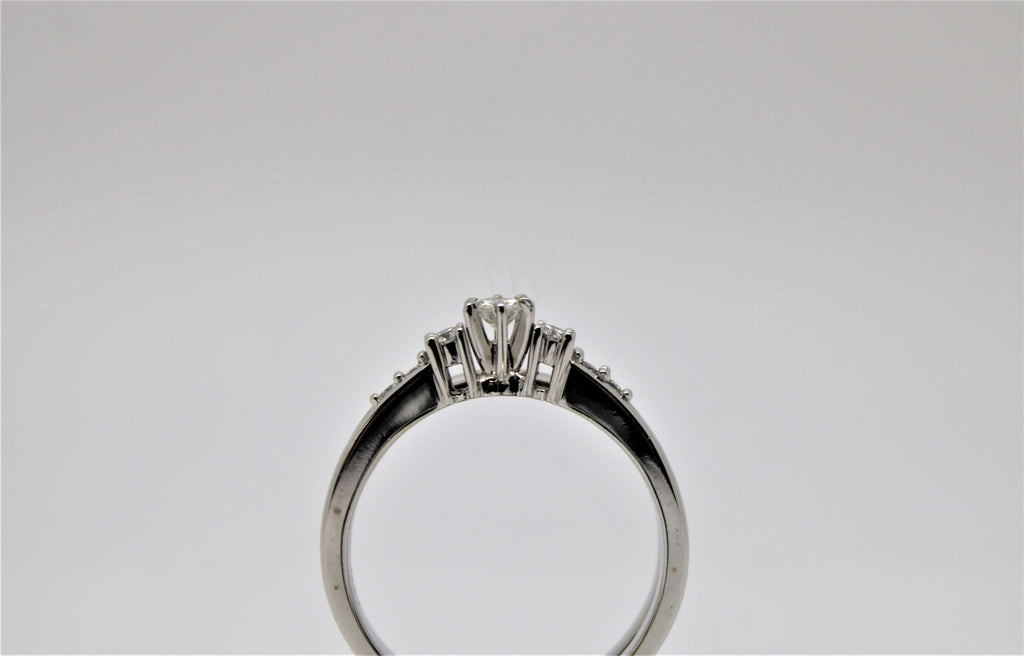 Engagement ring and bangle set in white gold (diamonds)