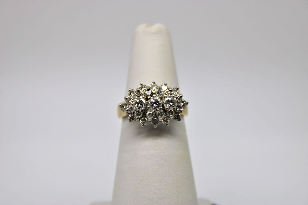 Gold ring (diamonds)