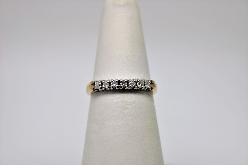 Semi-eternity bangle in 2-tone gold (diamonds)