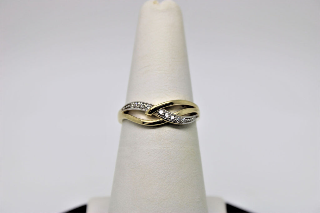 Gold ring with stones