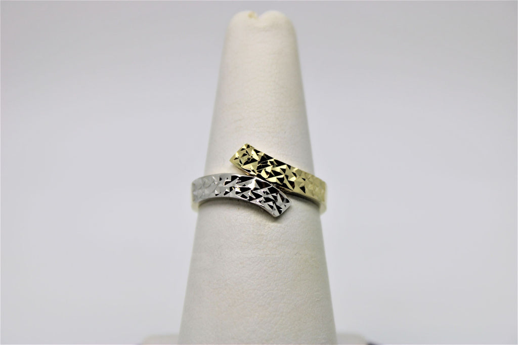 Diamond cut 2 tone gold ring