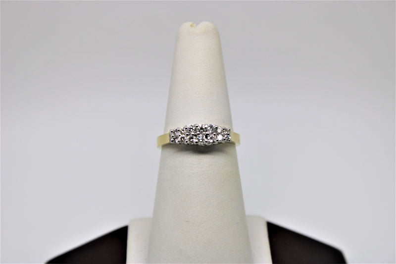 Diamond gold ring