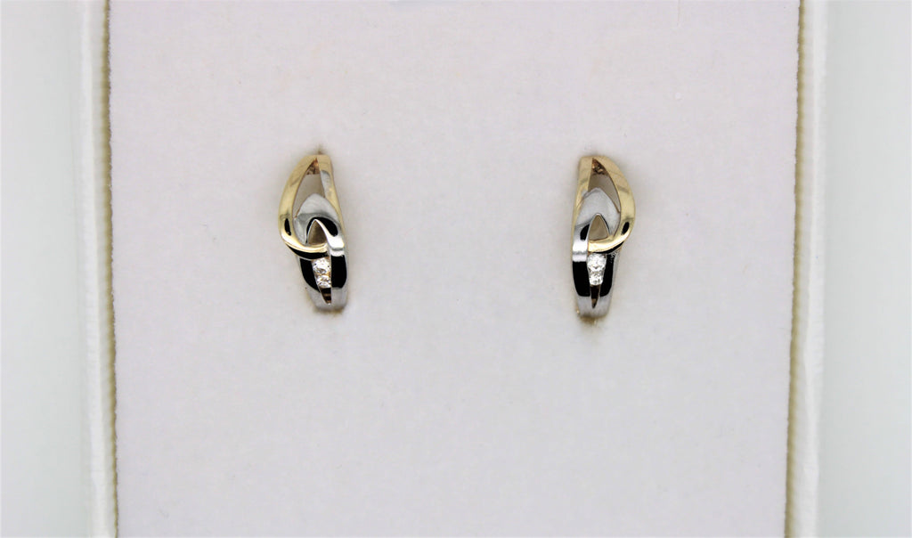 2 tone gold earring with 2 stone