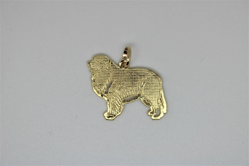 Gold dog pendant (Pyrenees mountain)