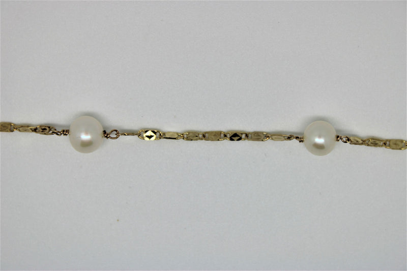 Mirror gold bracelet with pearl