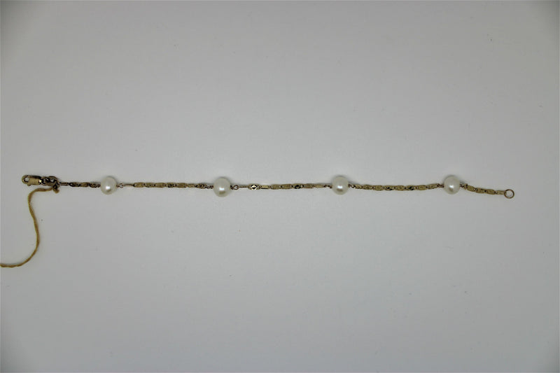 Mirror gold bracelet with pearl