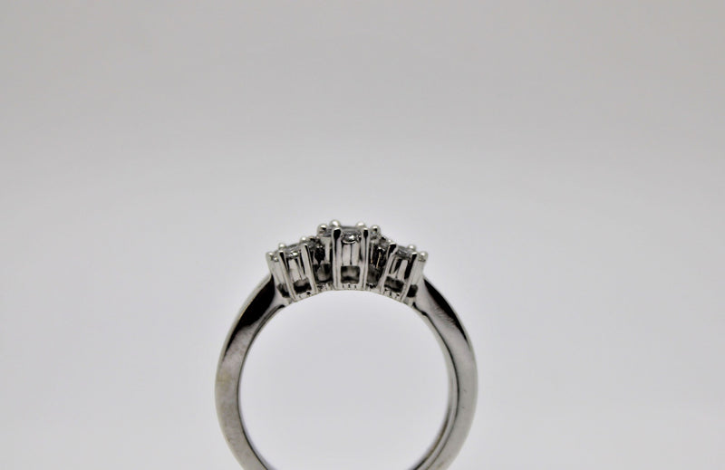 Engagement ring and bangle set in white gold (diamonds)