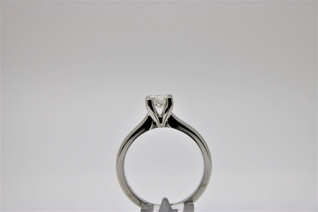 Solitaire White Gold Engagement Ring (Diamond)