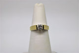 Solitaire gold engagement ring (diamond)