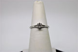 Solitaire engagement ring in white gold (diamonds)