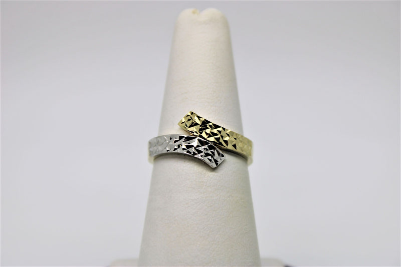 Diamond cut 2 tone gold ring