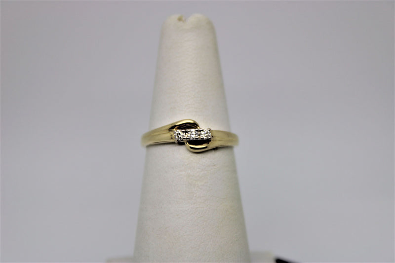 Gold Engagement Ring With Diamonds